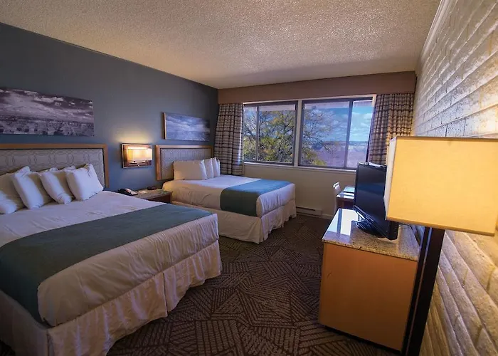 Thunderbird Hotel 2*