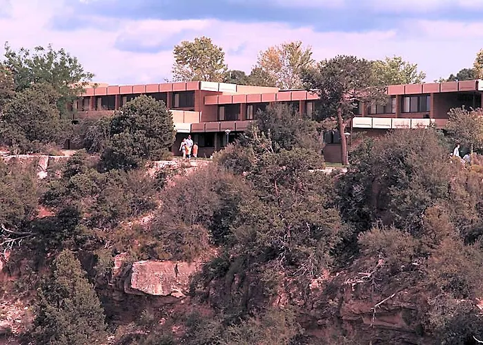 Hotel Thunderbird