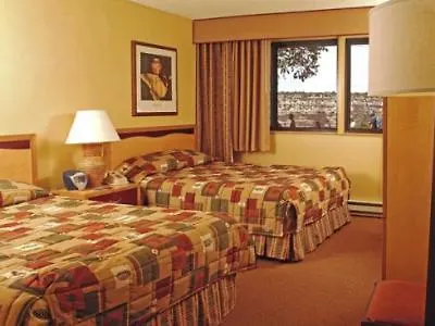 Hotel Thunderbird 2*